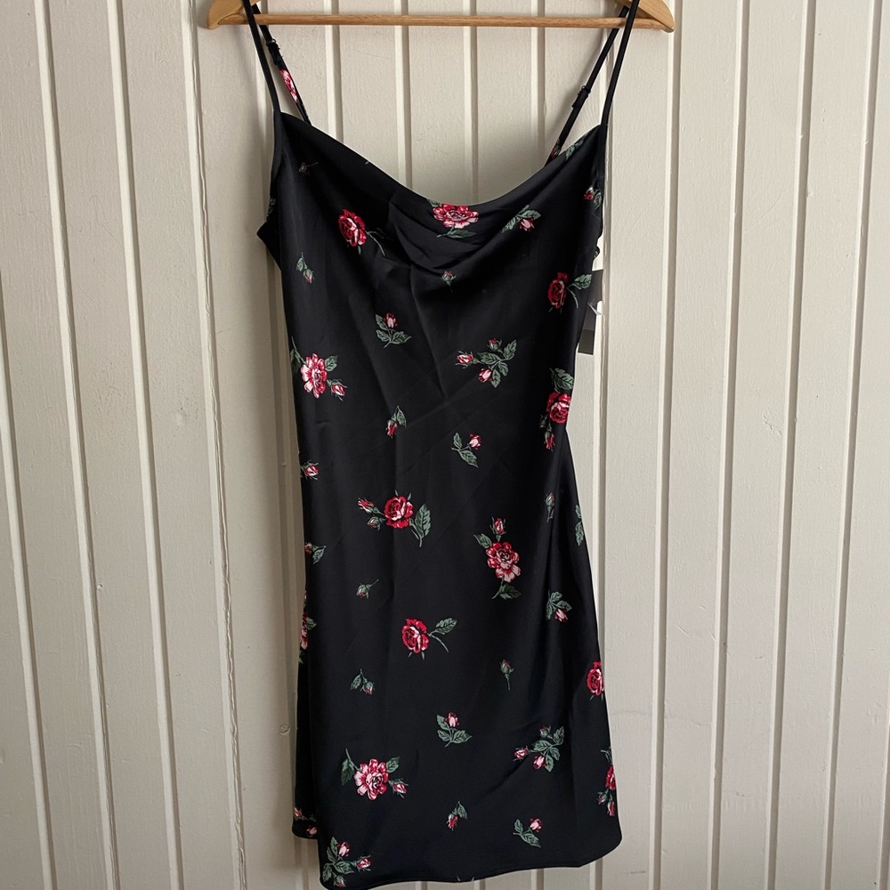 NWT floral dress - Picture 2 of 8